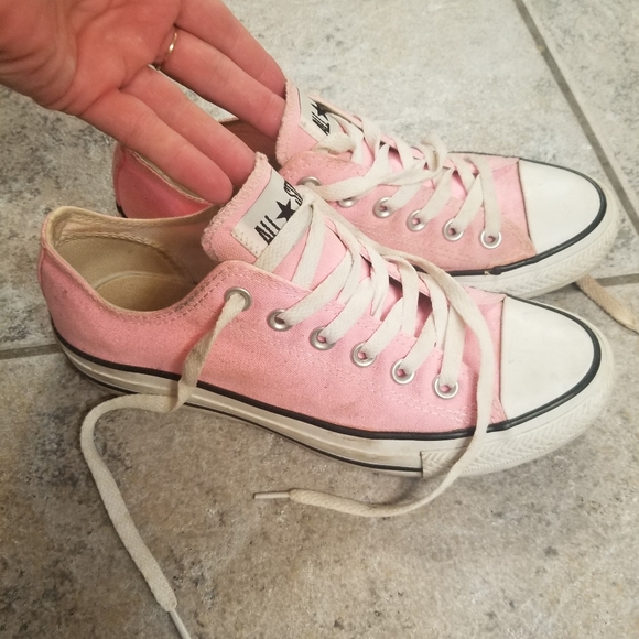Pink Converse - Picture 2 of 3